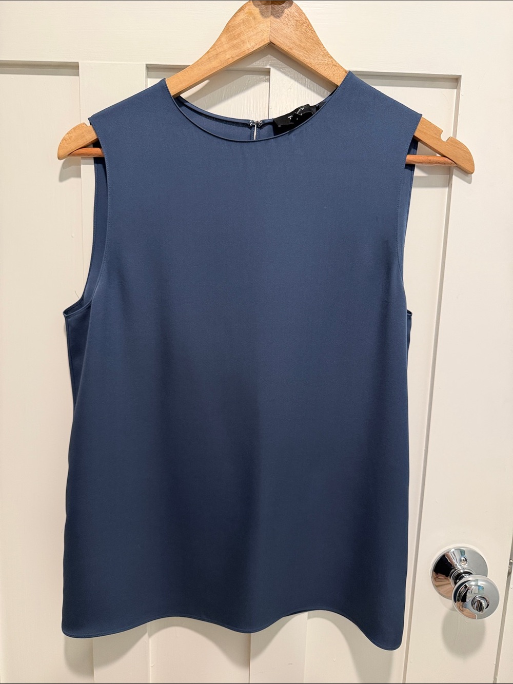 Theory silk shell top in cadet blue - women’s size small